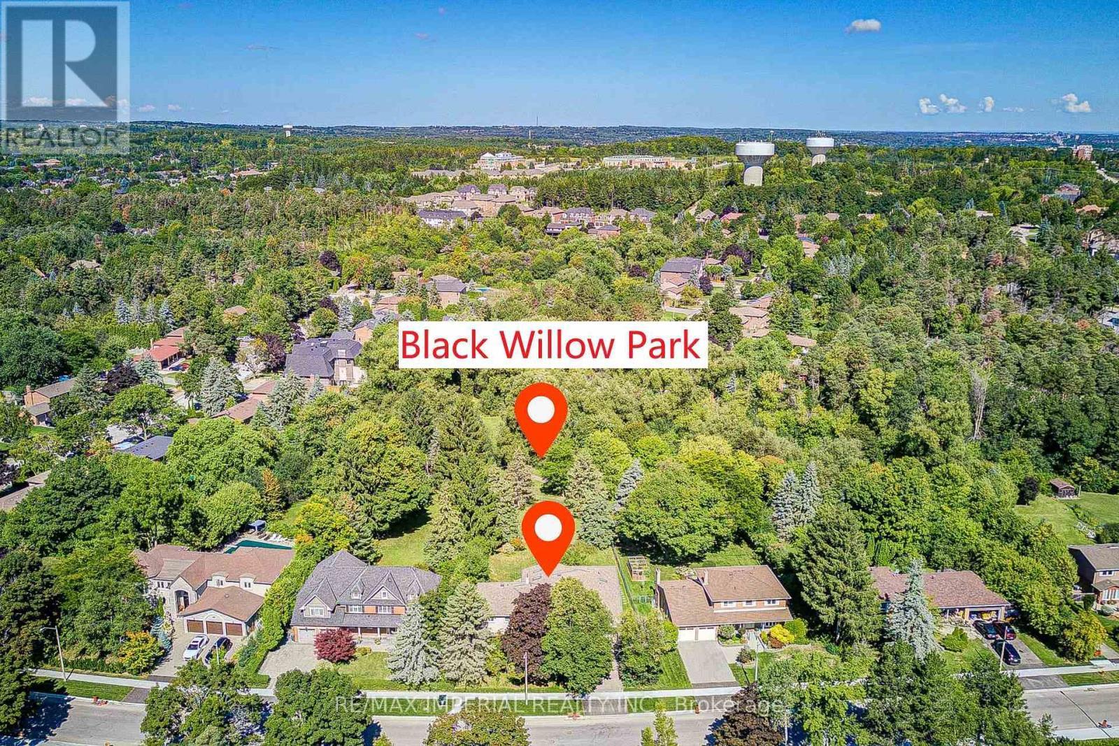 20 Blackforest Drive, Richmond Hill, ON - Outdoor With View