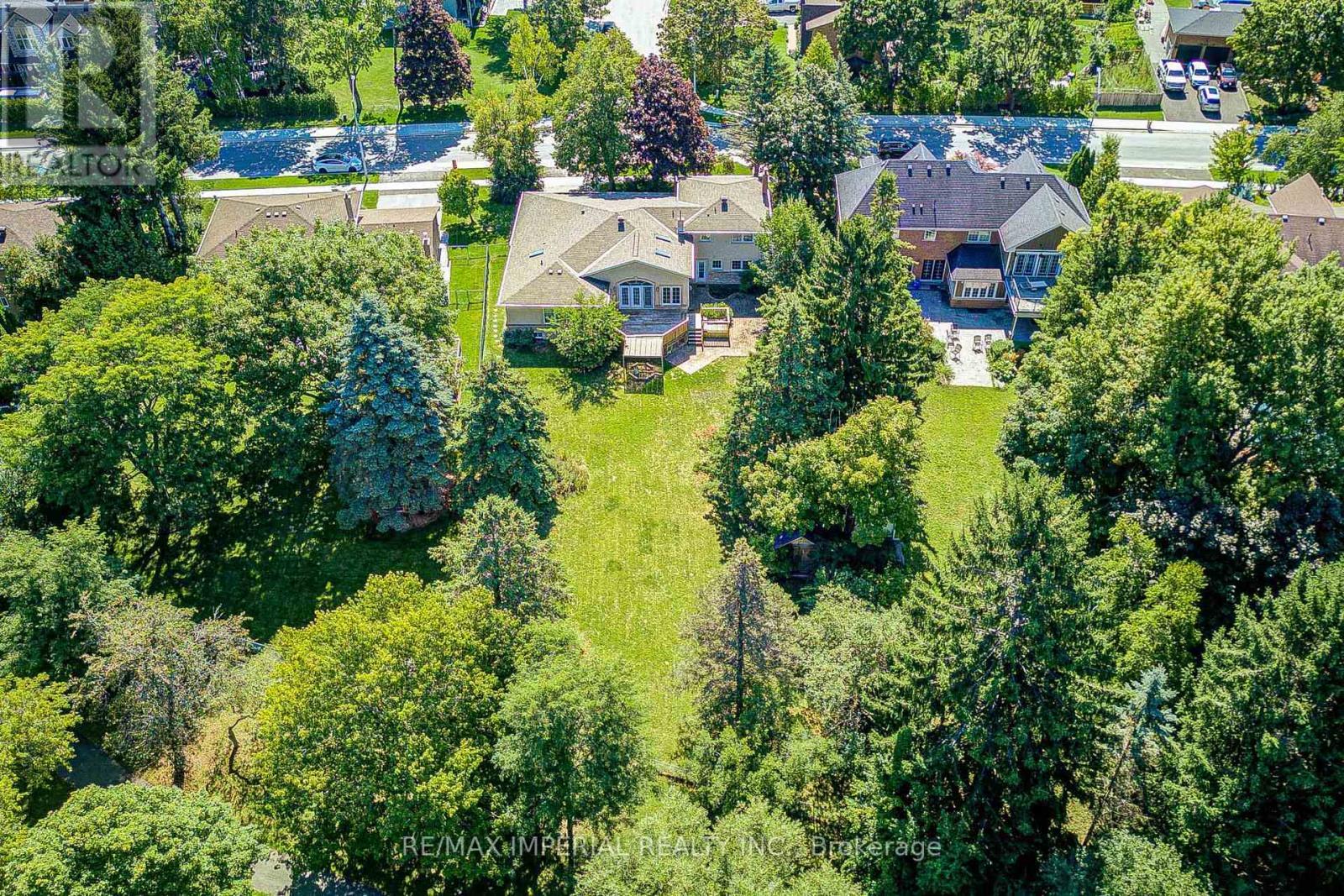 20 Blackforest Drive, Richmond Hill, ON - Outdoor