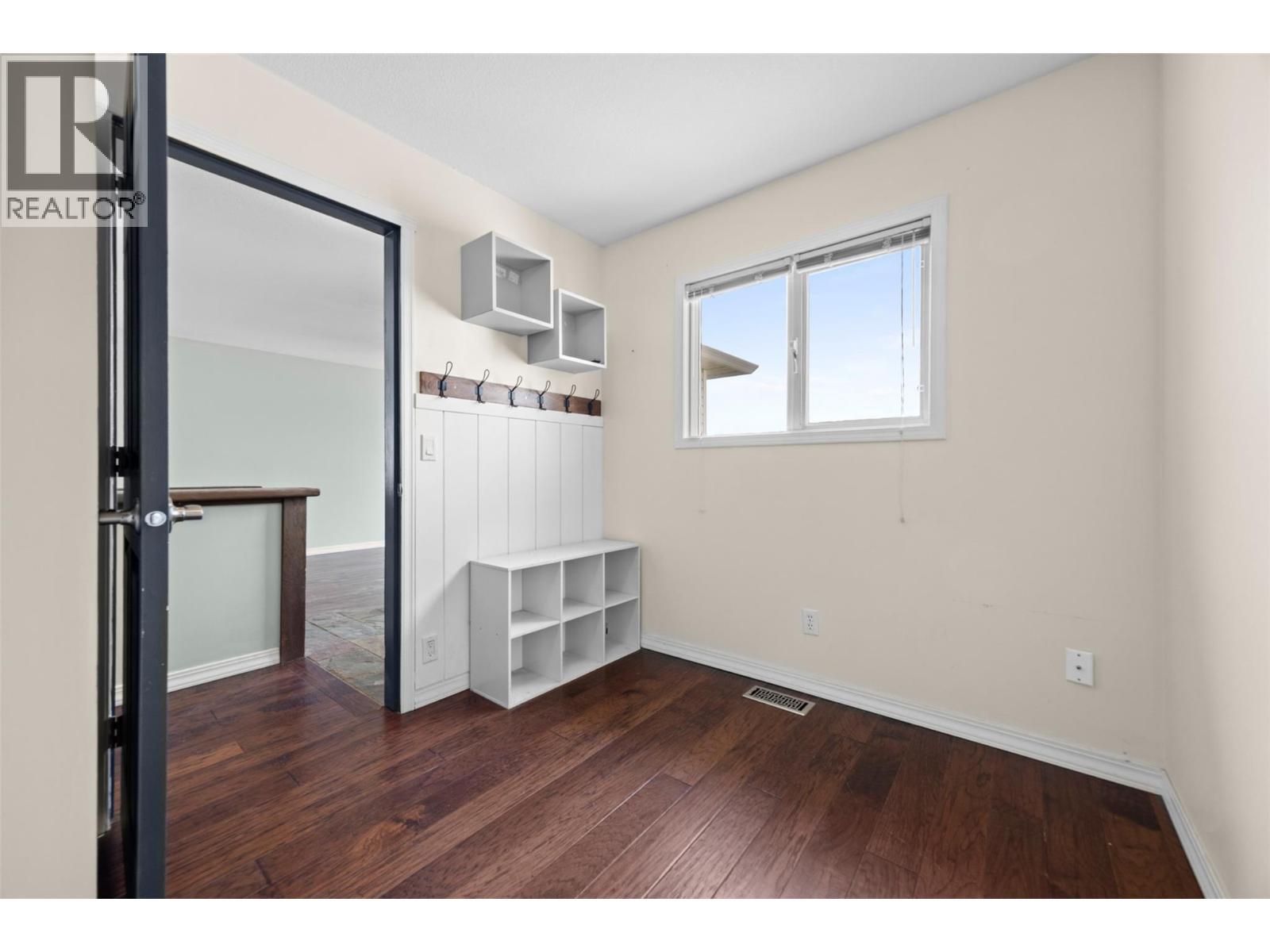 6400 Spencer Road Unit# 8, Kelowna, BC - Indoor Photo Showing Other Room