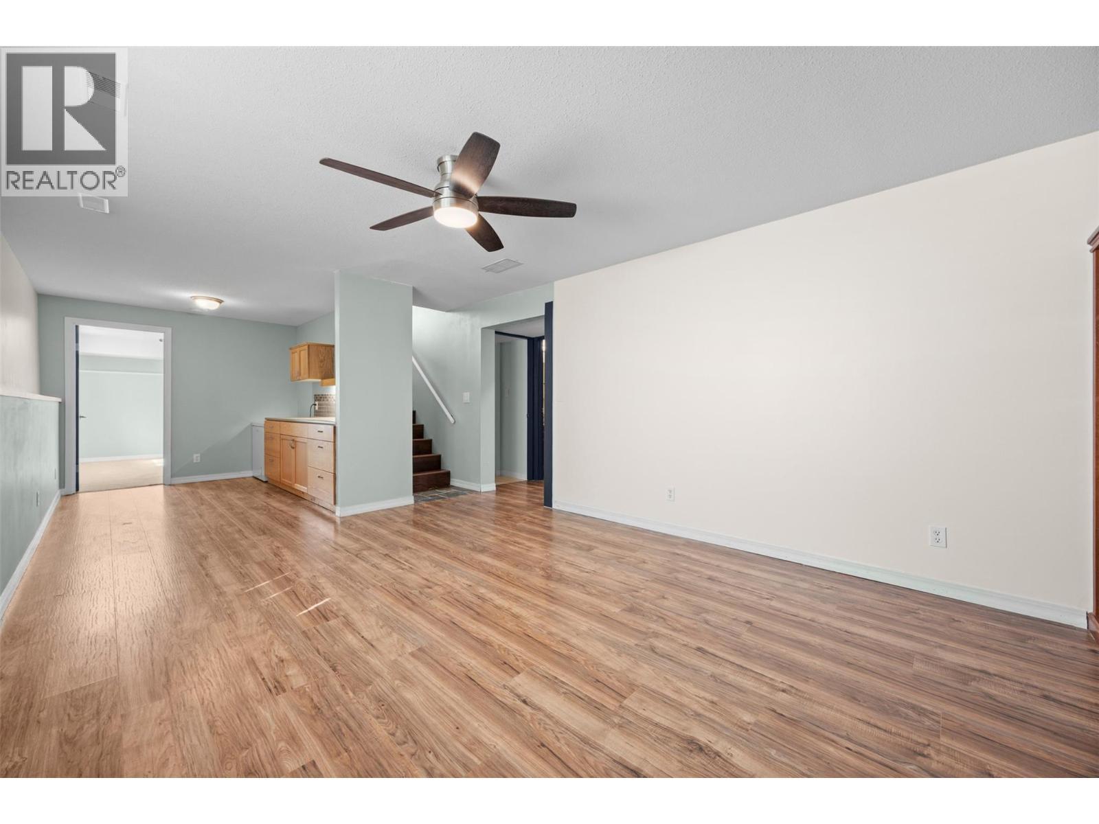 6400 Spencer Road Unit# 8, Kelowna, BC - Indoor Photo Showing Other Room