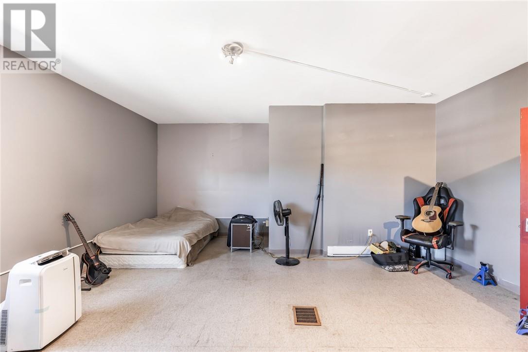 402 Frood Road, Sudbury, ON