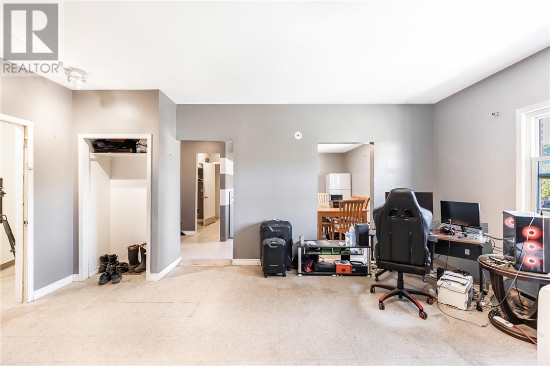 402 Frood Road, Sudbury, ON