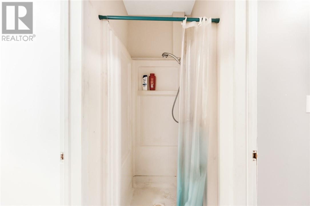 402 Frood Road, Sudbury, ON