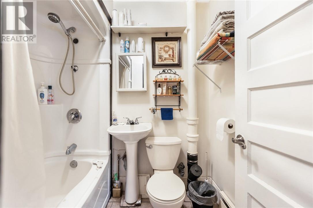 402 Frood Road, Sudbury, ON