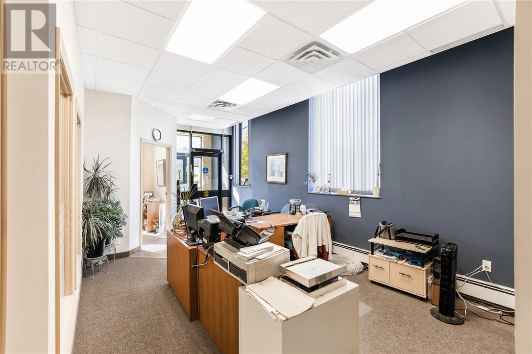 402 Frood Road, Sudbury, ON