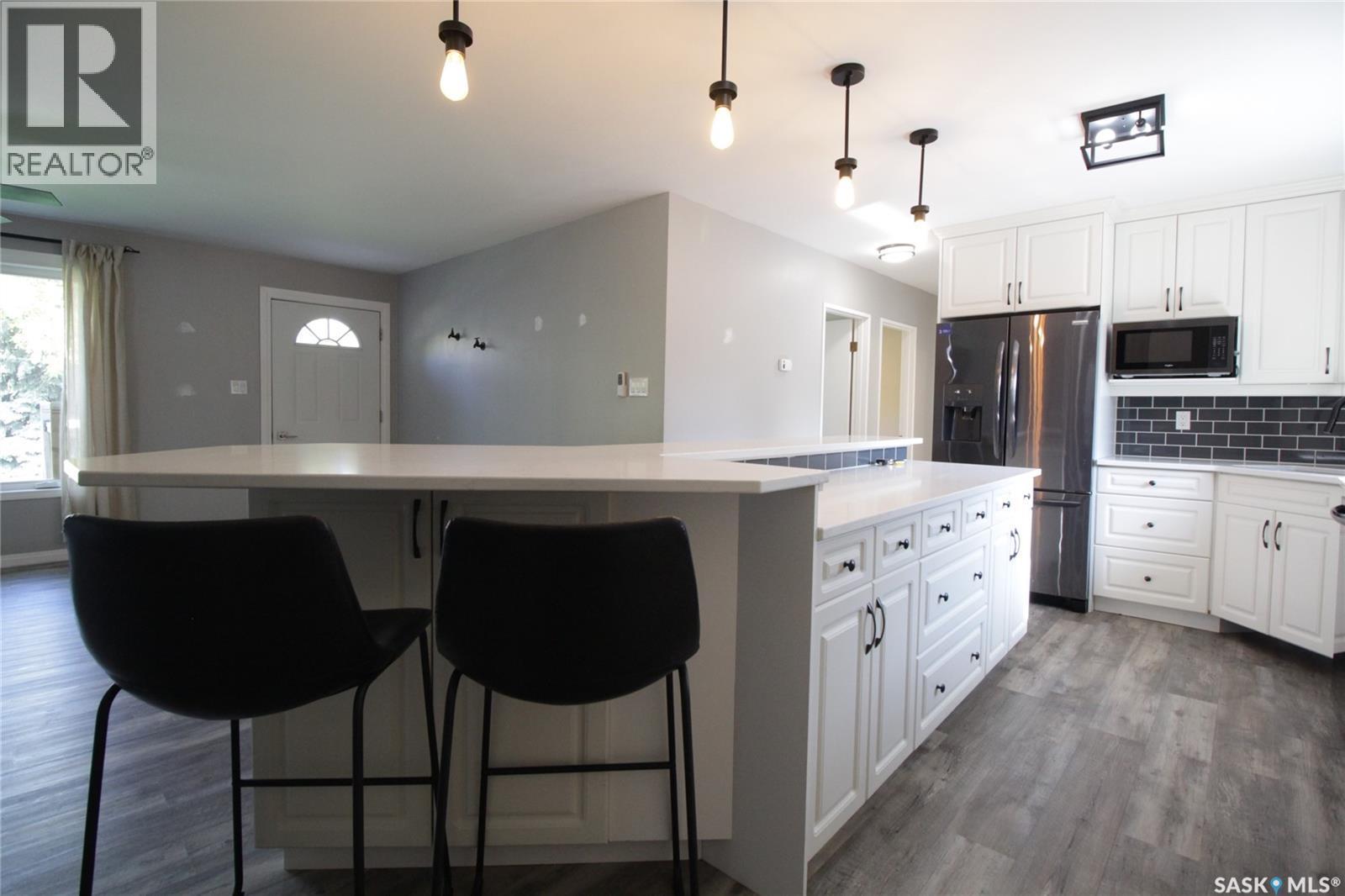 813 Moose Street, Moosomin, SK - Indoor Photo Showing Kitchen With Upgraded Kitchen