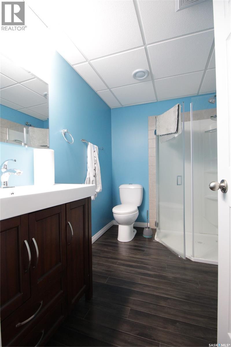 813 Moose Street, Moosomin, SK - Indoor Photo Showing Bathroom