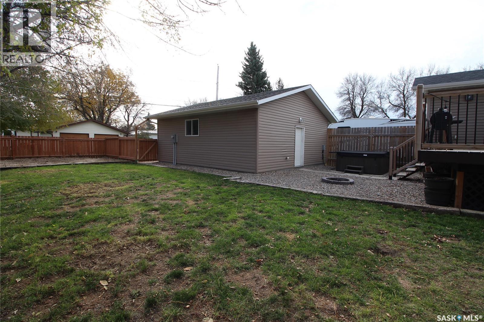 813 Moose Street, Moosomin, SK - Outdoor