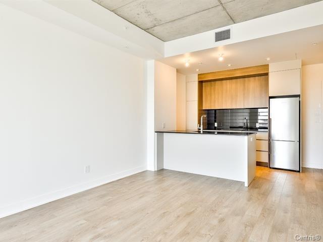 Vue d'ensemble - 617-5388 Boul. Henri-Bourassa O., Montréal (Saint-Laurent), QC - Indoor Photo Showing Kitchen