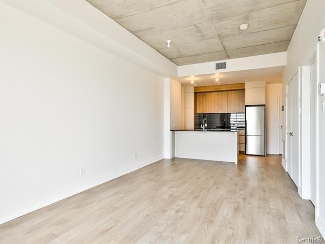 Vue d'ensemble - 617-5388 Boul. Henri-Bourassa O., Montréal (Saint-Laurent), QC - Indoor Photo Showing Kitchen