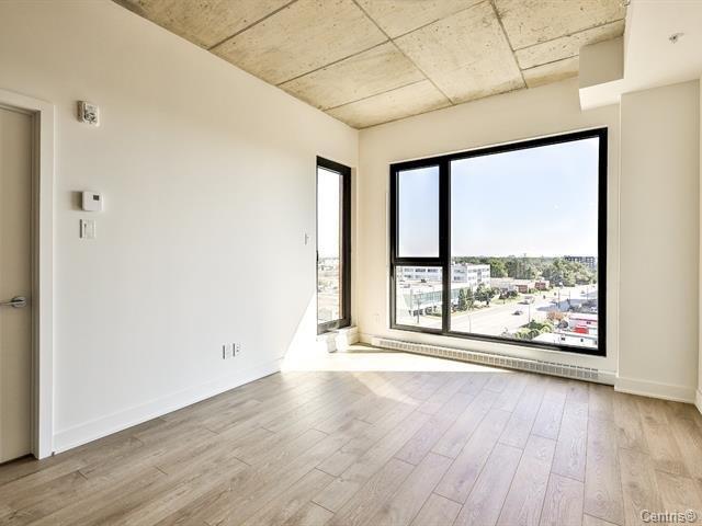 Salon - 617-5388 Boul. Henri-Bourassa O., Montréal (Saint-Laurent), QC - Indoor Photo Showing Other Room