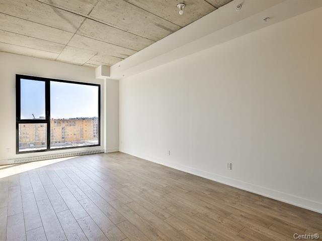 Salon - 617-5388 Boul. Henri-Bourassa O., Montréal (Saint-Laurent), QC - Indoor Photo Showing Other Room