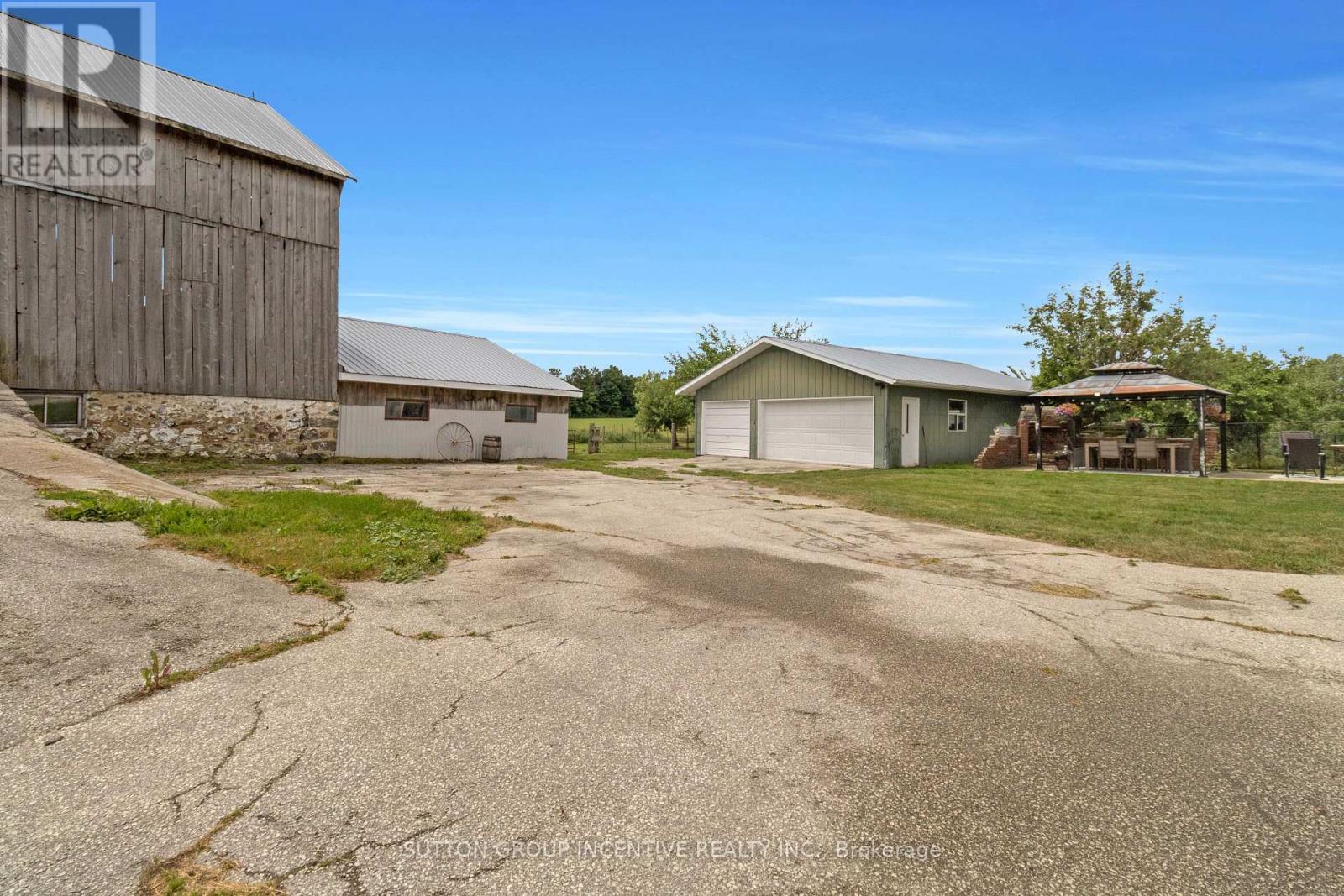 6511 21/22 Nottawasaga Side Road, Clearview, ON - Outdoor