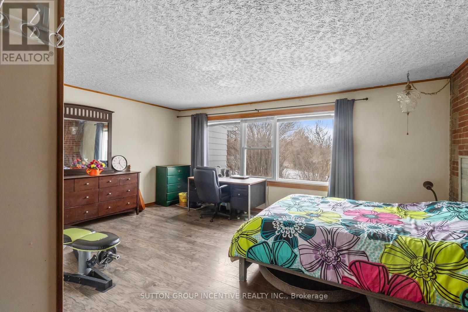 6511 21/22 Nottawasaga Side Road, Clearview, ON - Indoor Photo Showing Bedroom