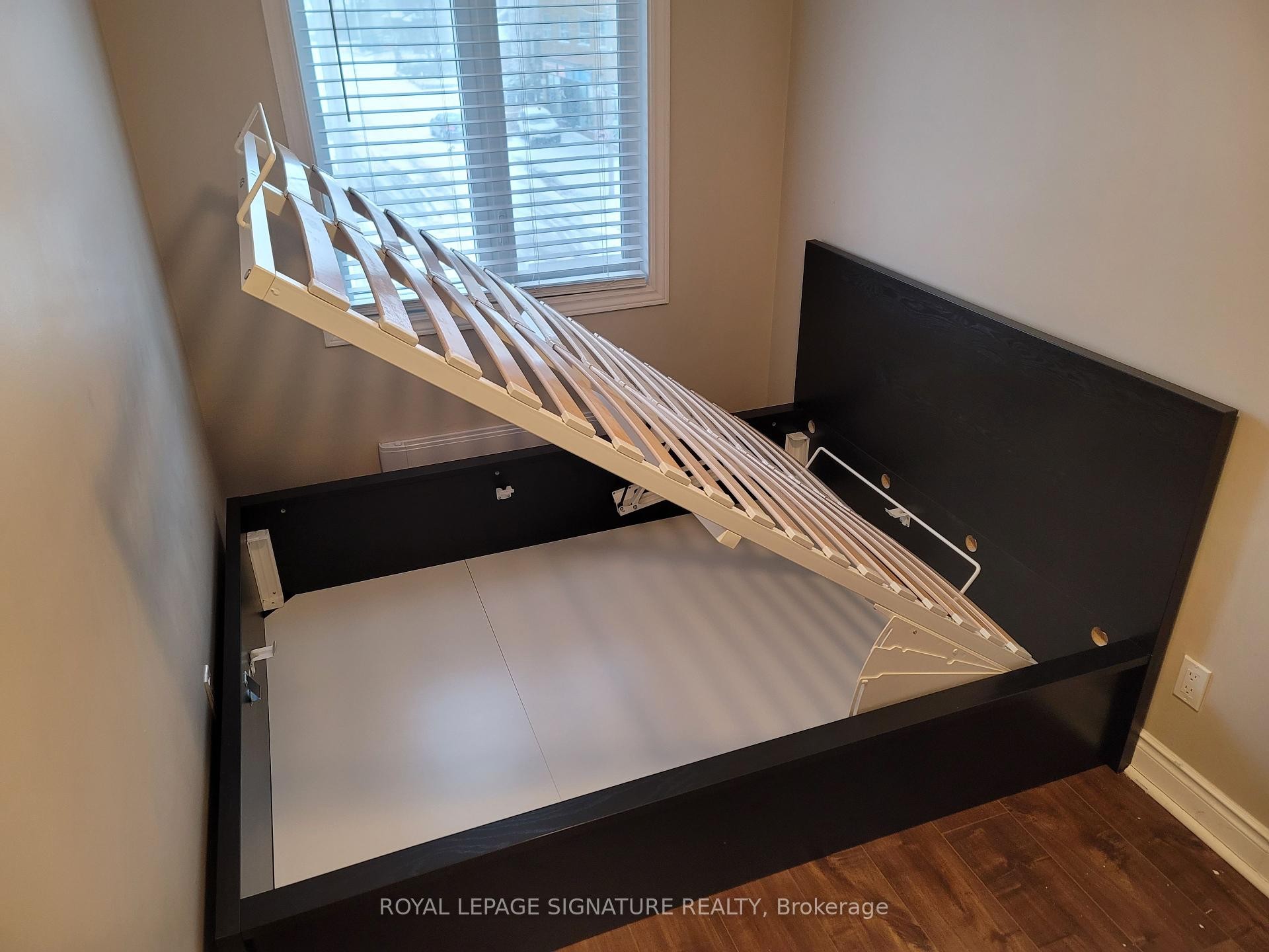 1299-1301 Danforth Avenue, Toronto, ON