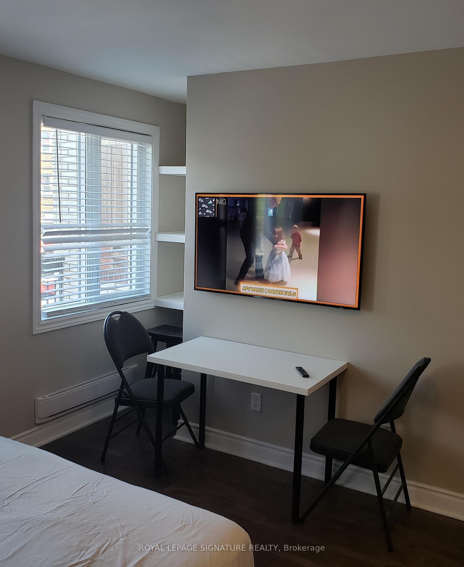 1299-1301 Danforth Avenue, Toronto, ON - Indoor Photo Showing Bedroom