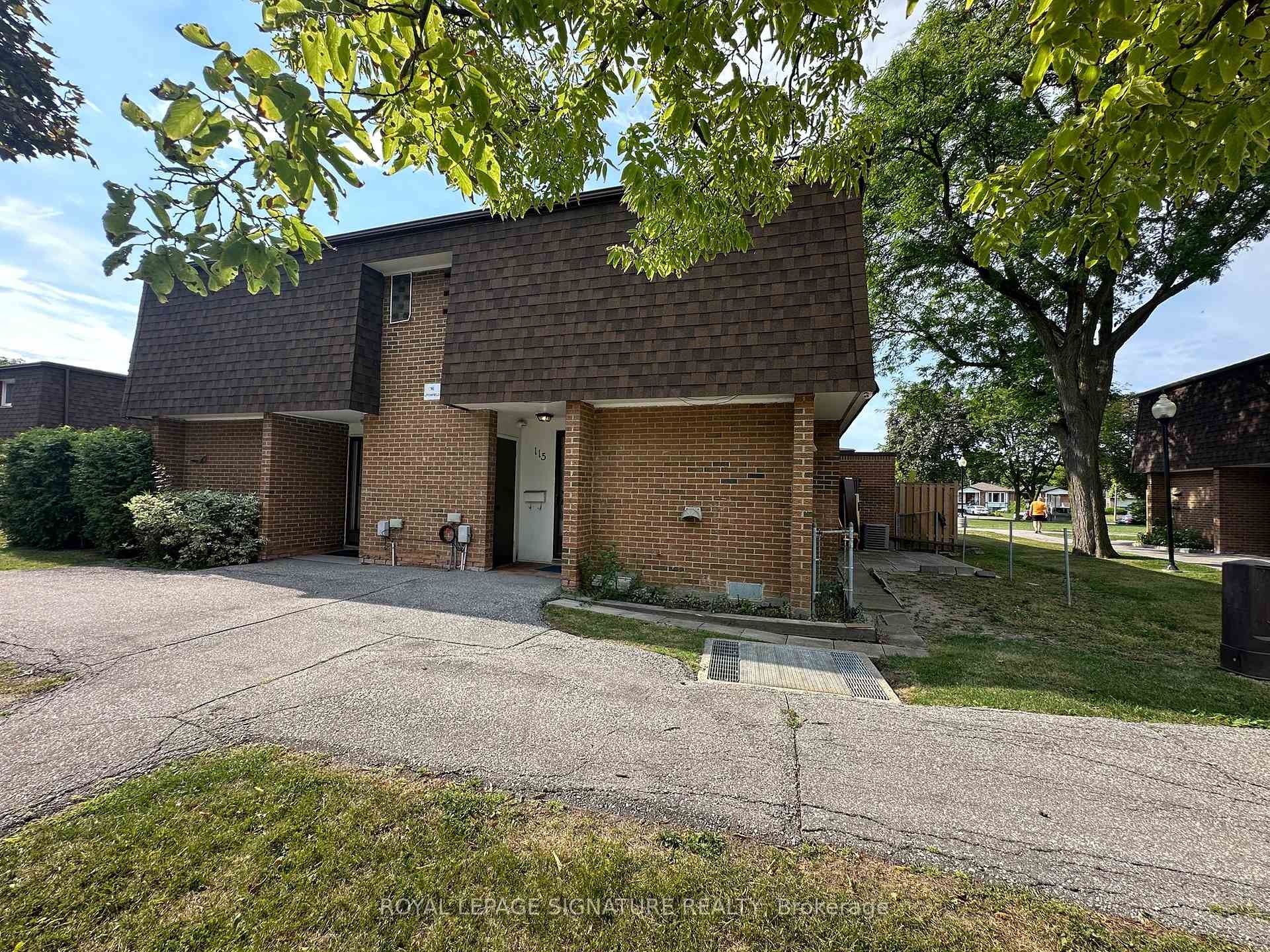 115-16 Litchfield Court, Toronto, ON - Outdoor