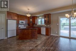 Kitchen wide angle -