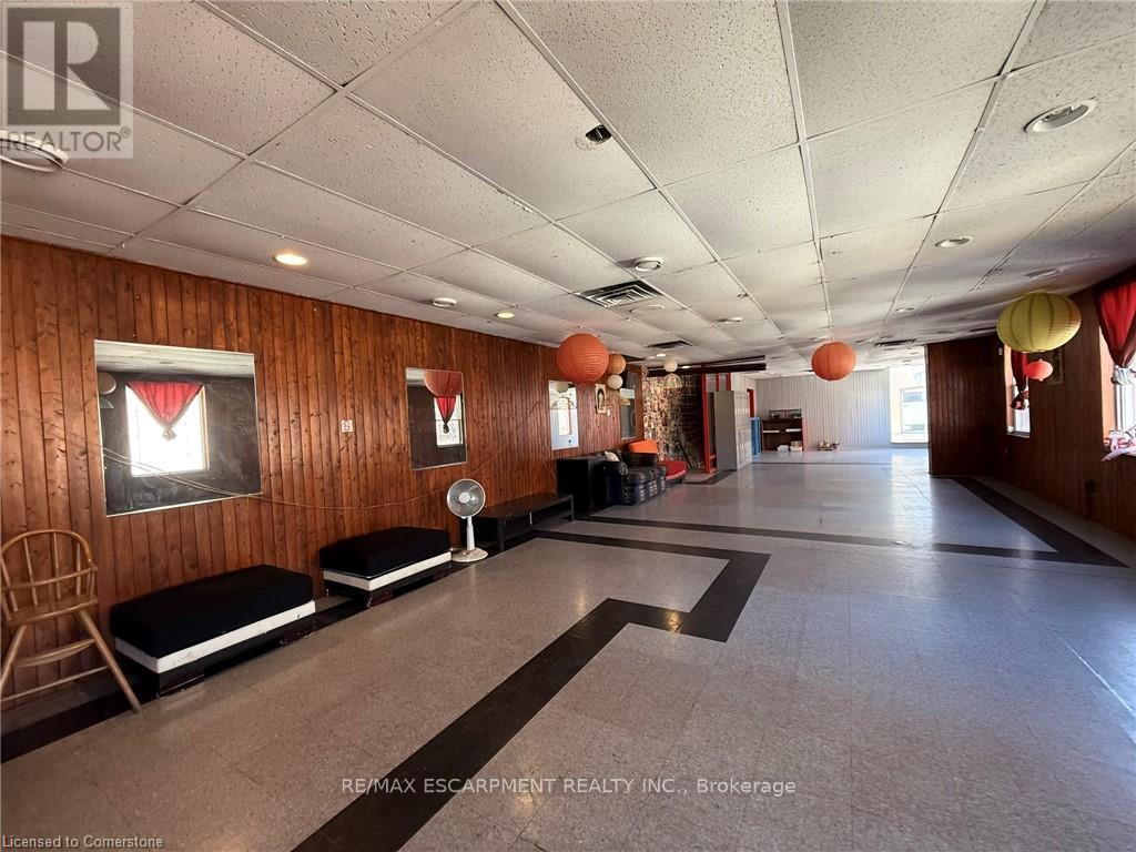 11 Walnut Street S, Hamilton, ON