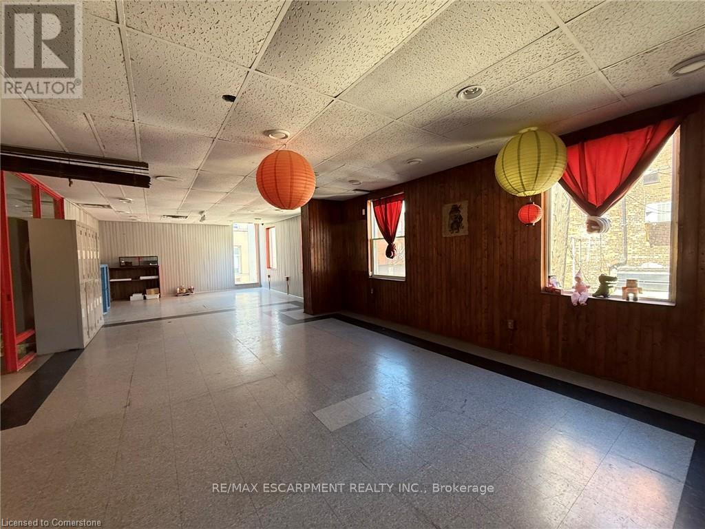 11 Walnut Street S, Hamilton, ON