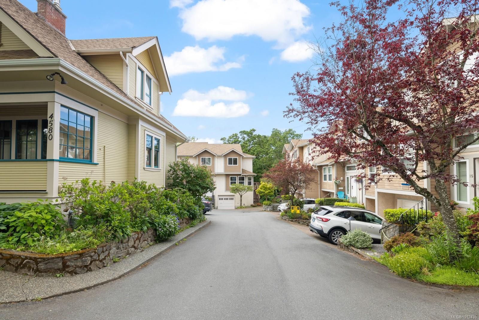 10-4580 West Saanich Rd, Saanich, BC