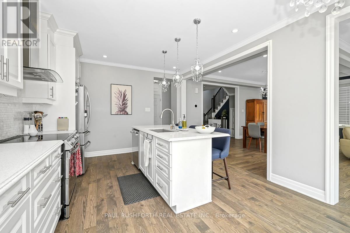 Kitchen - 133 Mandalay Street, Ottawa, ON - Indoor Photo Showing Kitchen With Upgraded Kitchen