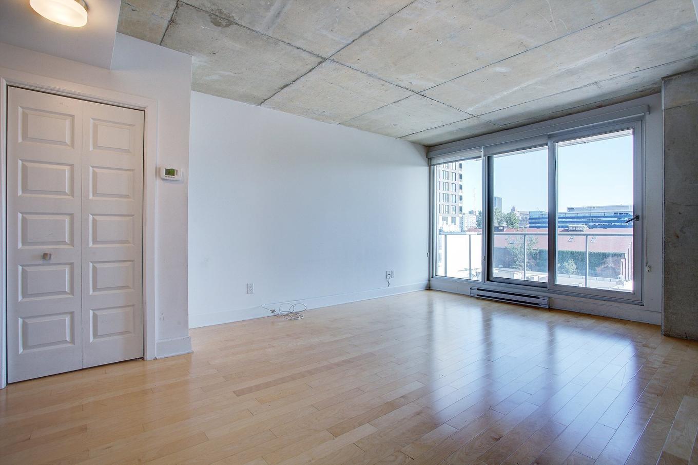 Living room - 704-1045 Rue Wellington, Montréal (Le Sud-Ouest), QC - Indoor Photo Showing Other Room
