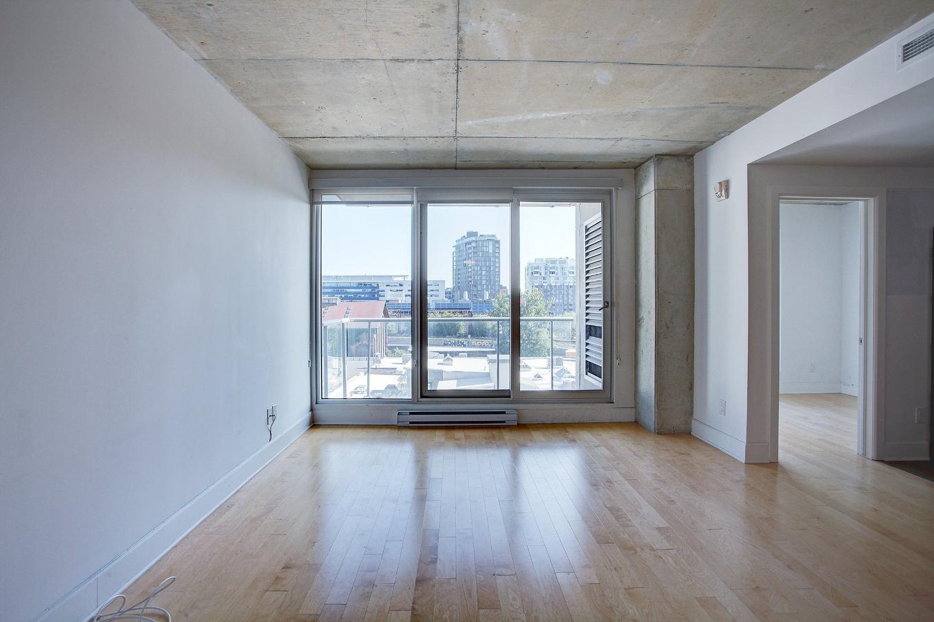 Living room - 704-1045 Rue Wellington, Montréal (Le Sud-Ouest), QC - Indoor Photo Showing Other Room