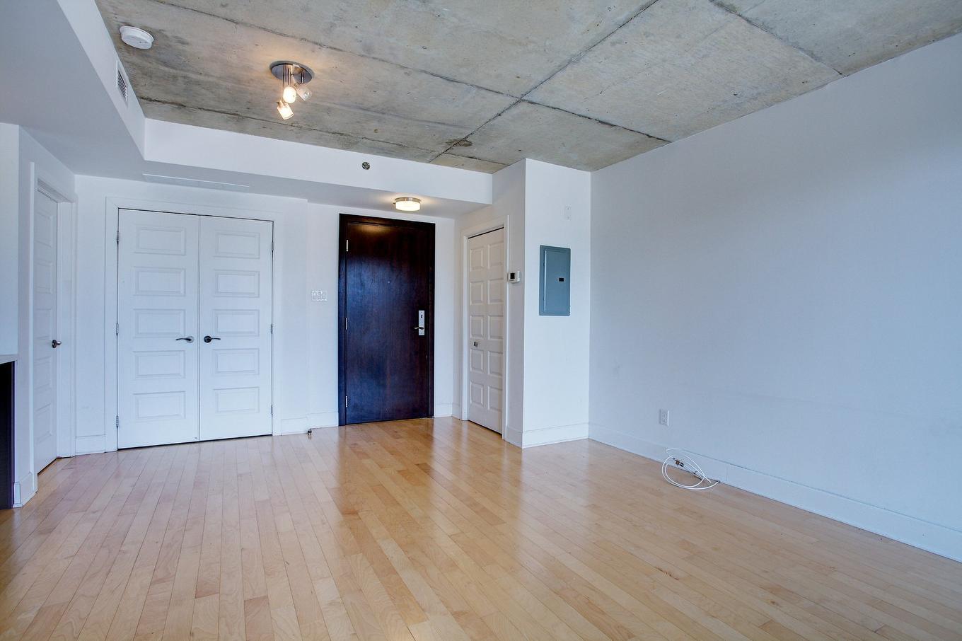 Living room - 704-1045 Rue Wellington, Montréal (Le Sud-Ouest), QC - Indoor Photo Showing Other Room