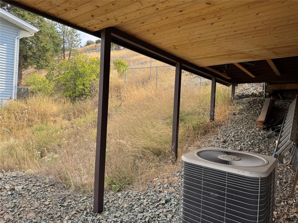 1135 Clearview Drive, Kamloops, BC - Outdoor With Exterior