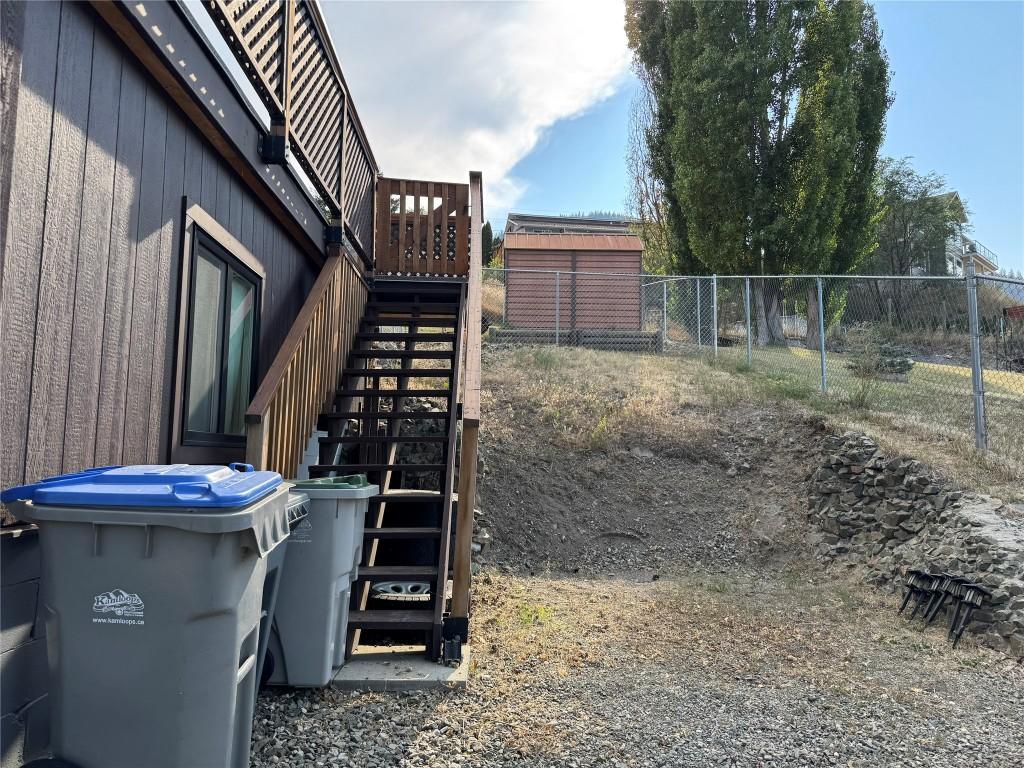 1135 Clearview Drive, Kamloops, BC - Outdoor