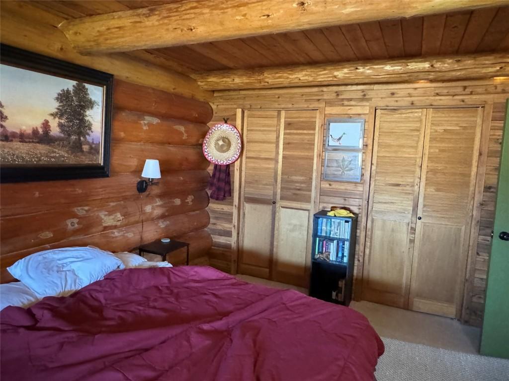 1135 Clearview Drive, Kamloops, BC - Indoor Photo Showing Bedroom