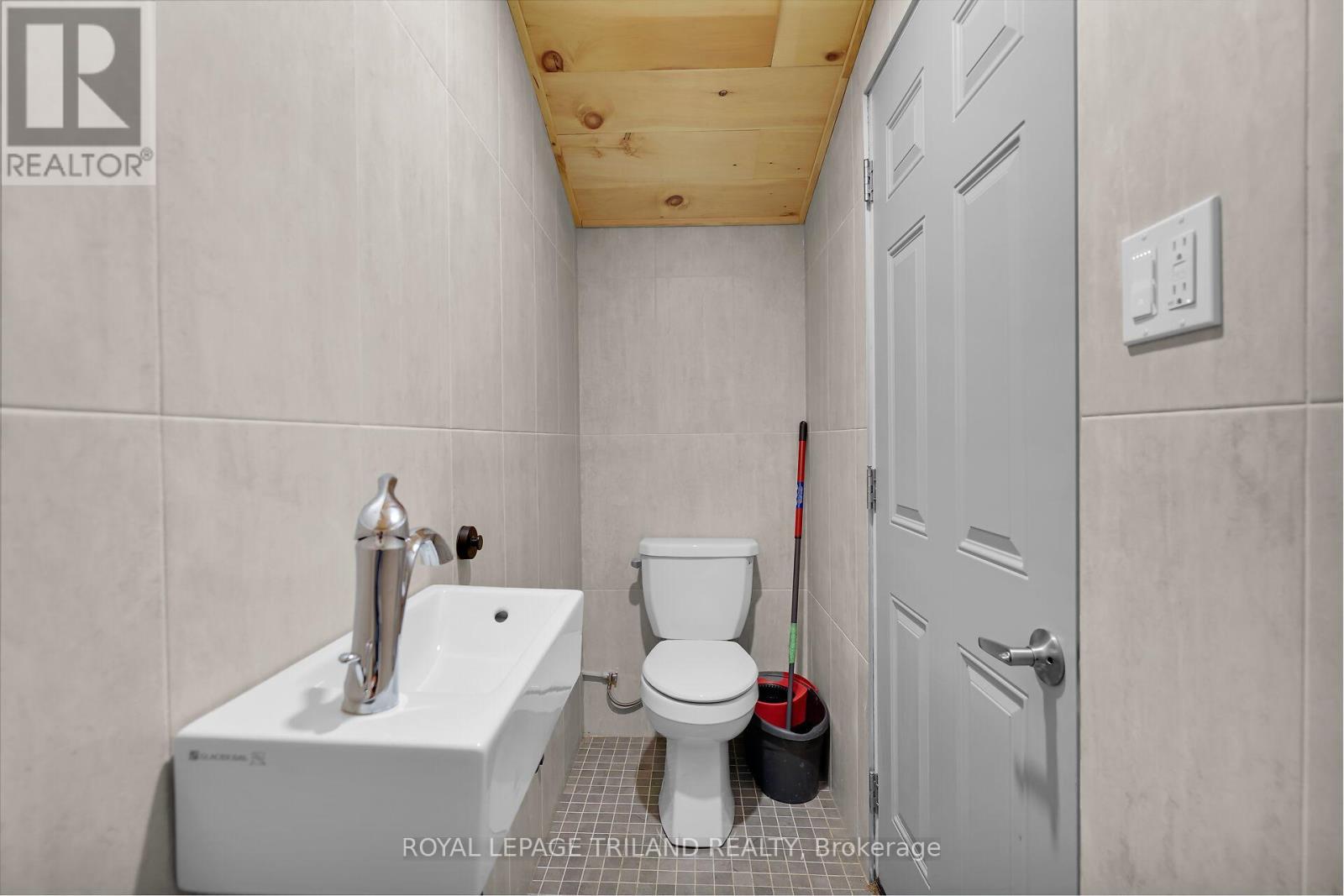 62 Crestview Drive, Middlesex Centre (Kilworth), ON - Indoor Photo Showing Bathroom