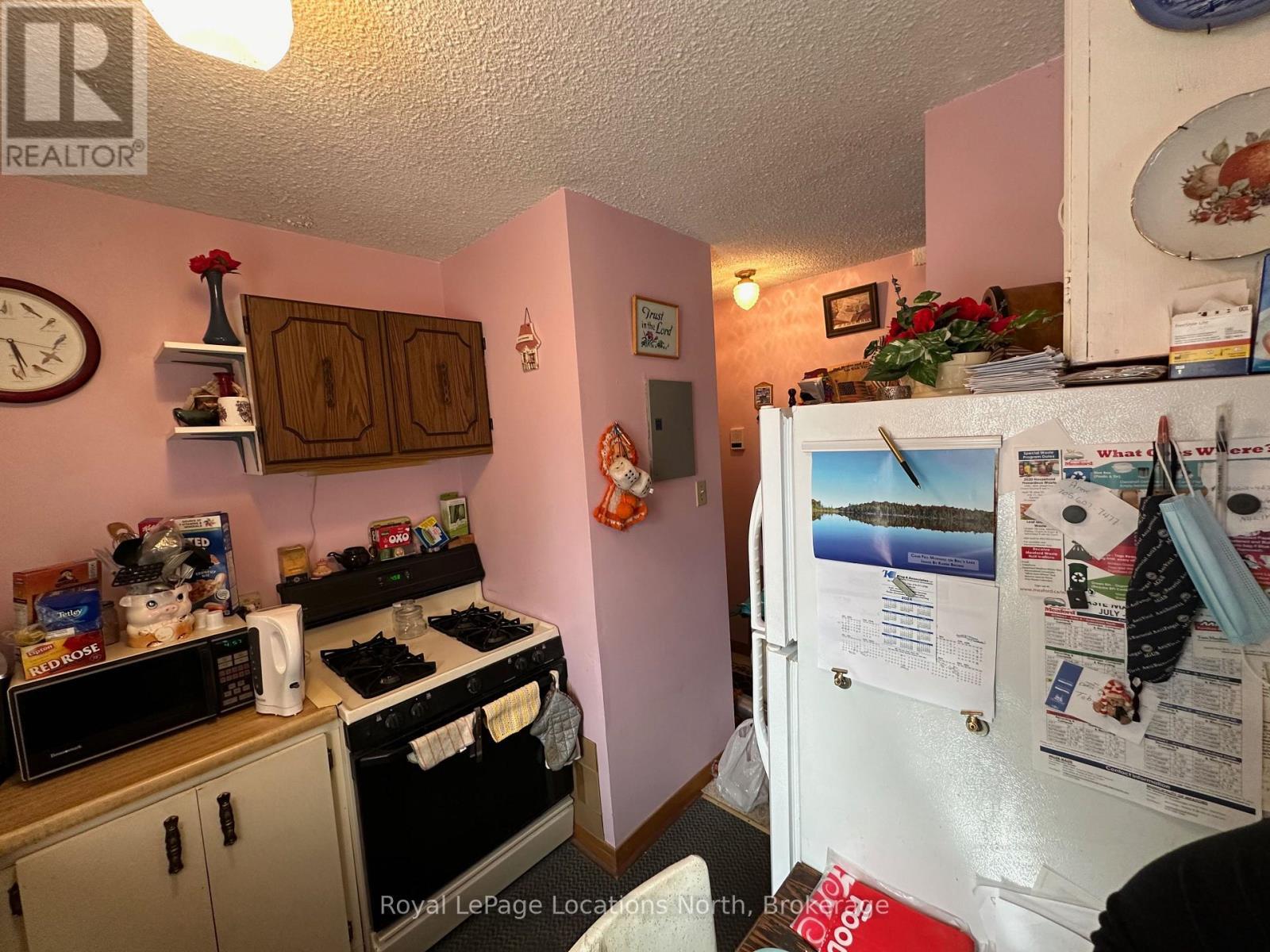 204 - 110 Sykes Street N, Meaford, ON - Indoor Photo Showing Kitchen