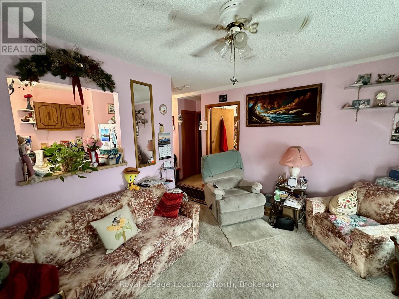 204 - 110 Sykes Street N, Meaford, ON - Indoor Photo Showing Living Room