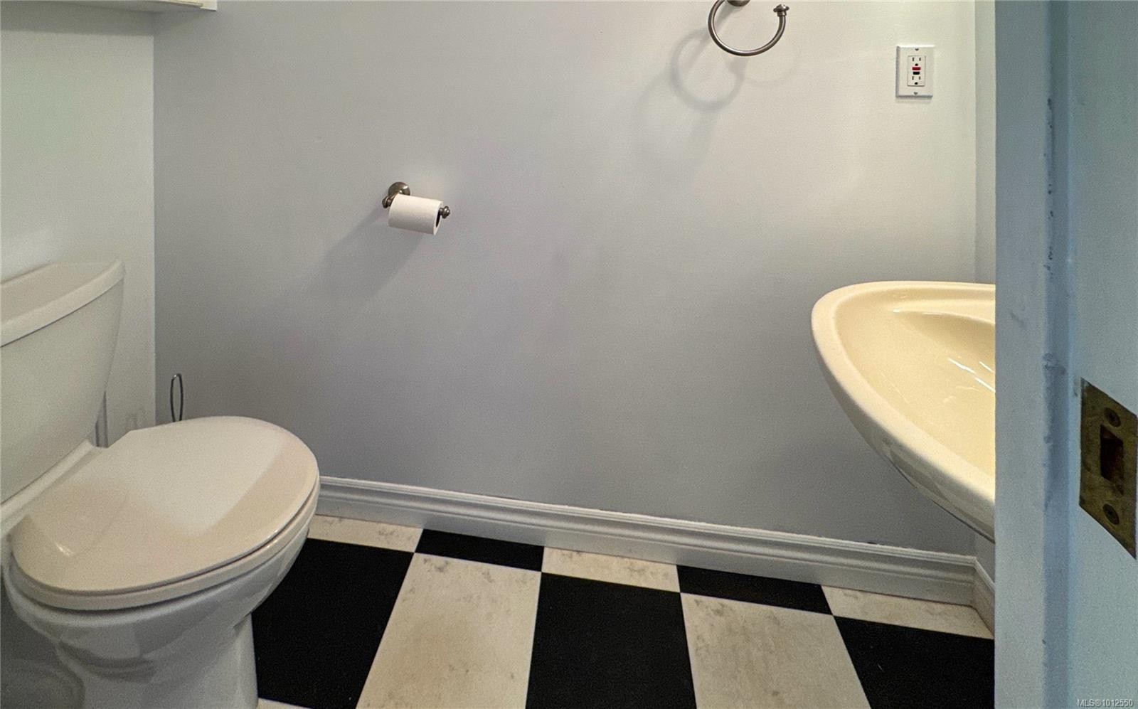 7085 Shorncliffe Ave, Port Hardy, BC