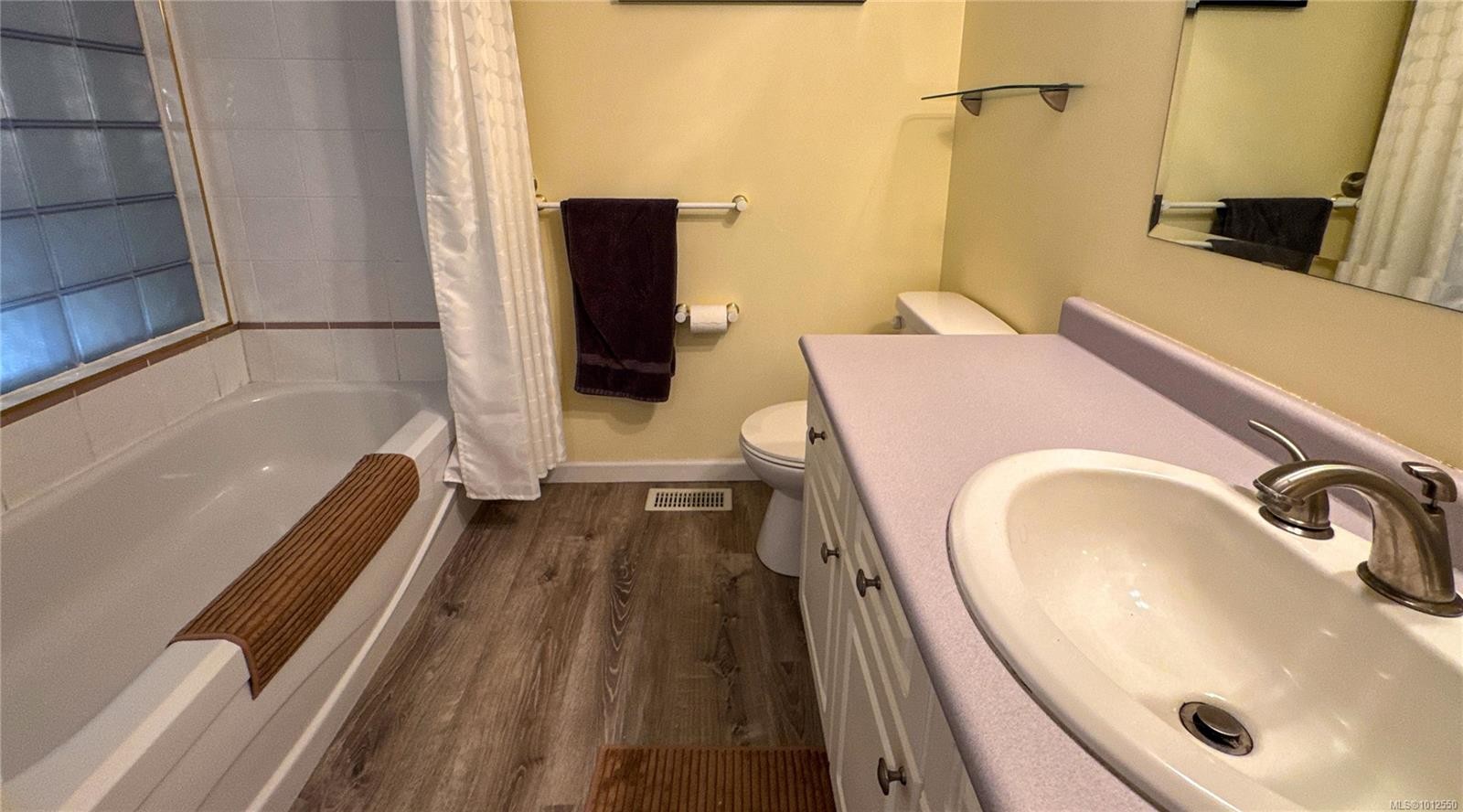 7085 Shorncliffe Ave, Port Hardy, BC