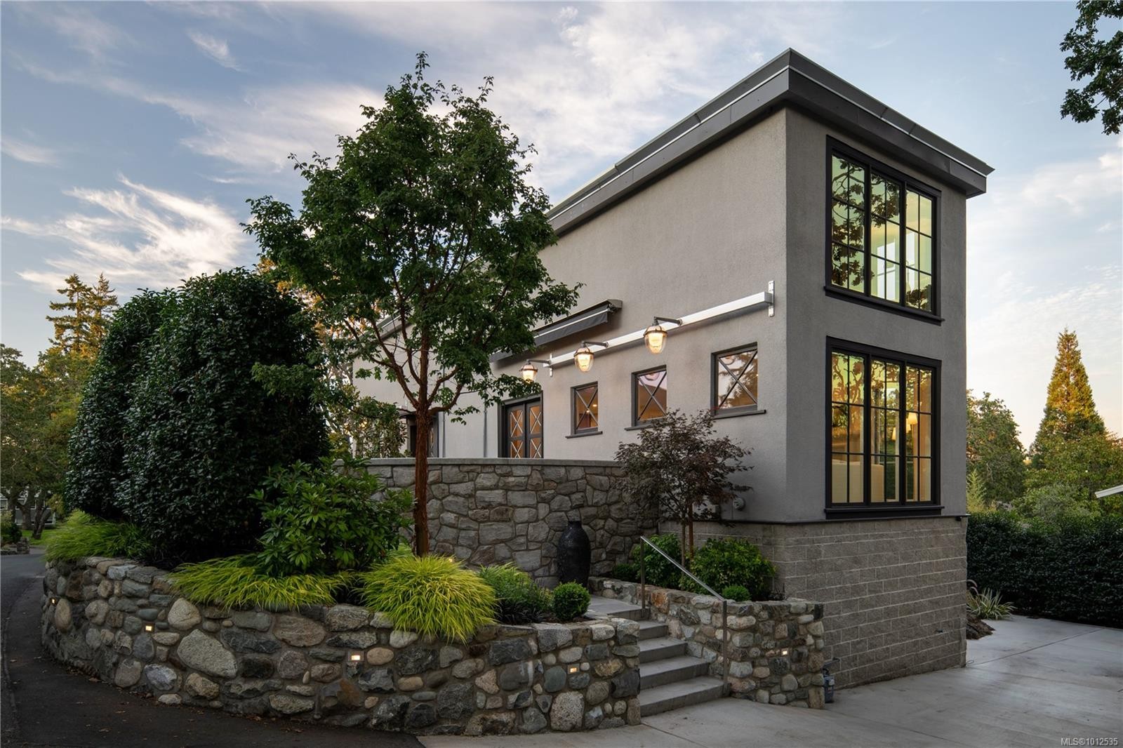 2175 Granite St, Oak Bay, BC