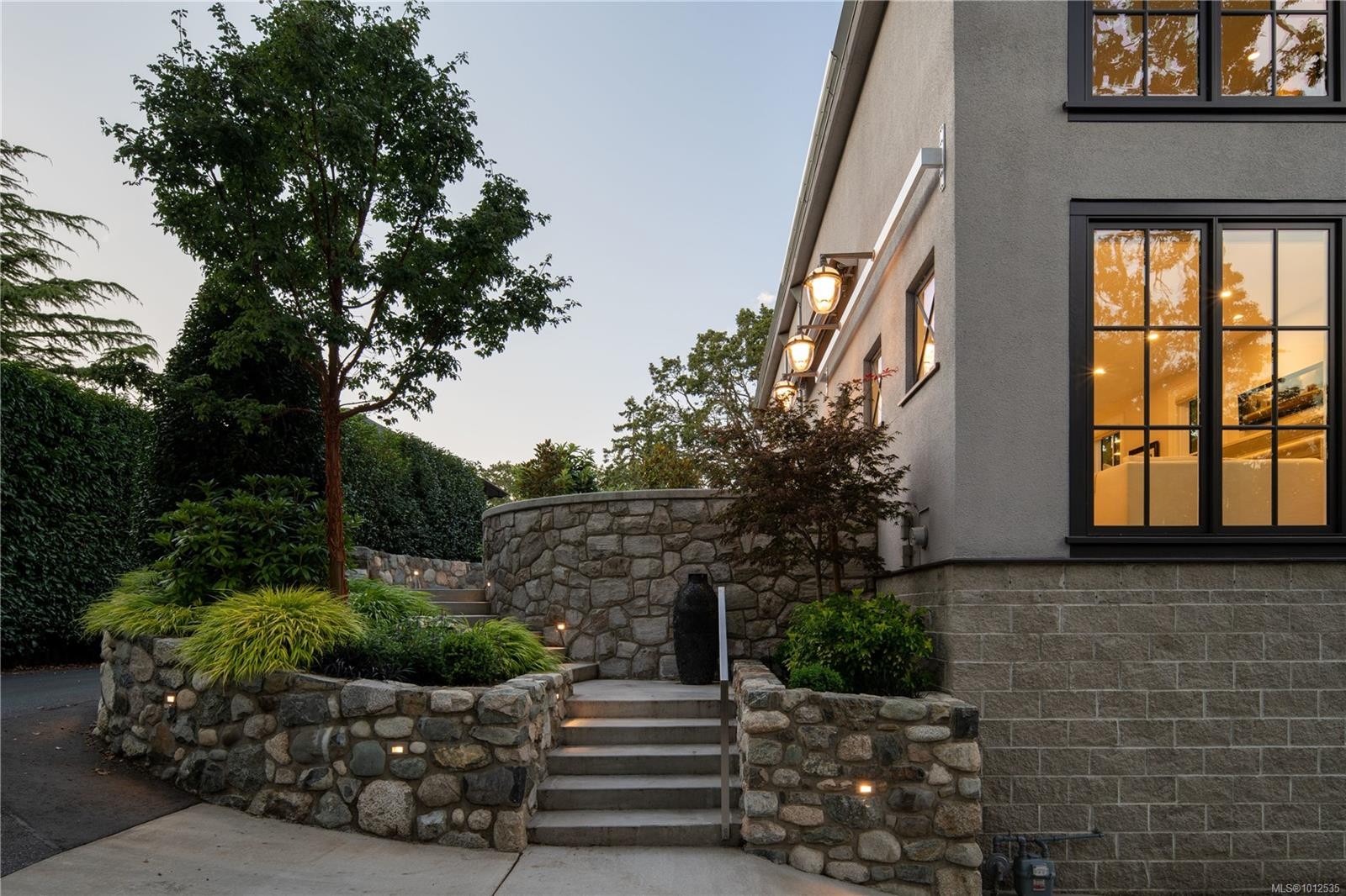 2175 Granite St, Oak Bay, BC