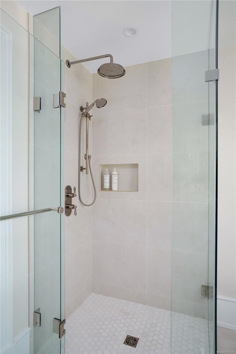 2175 Granite St, Oak Bay, BC