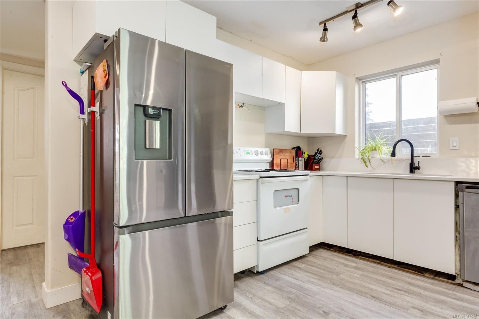 6422 Dover Rd, Nanaimo, BC