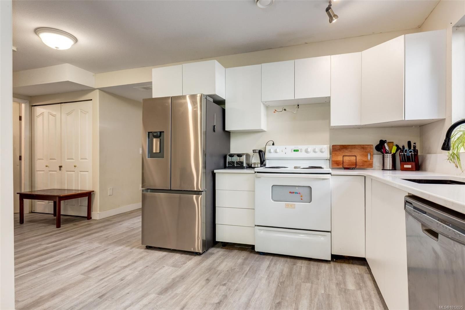 6422 Dover Rd, Nanaimo, BC