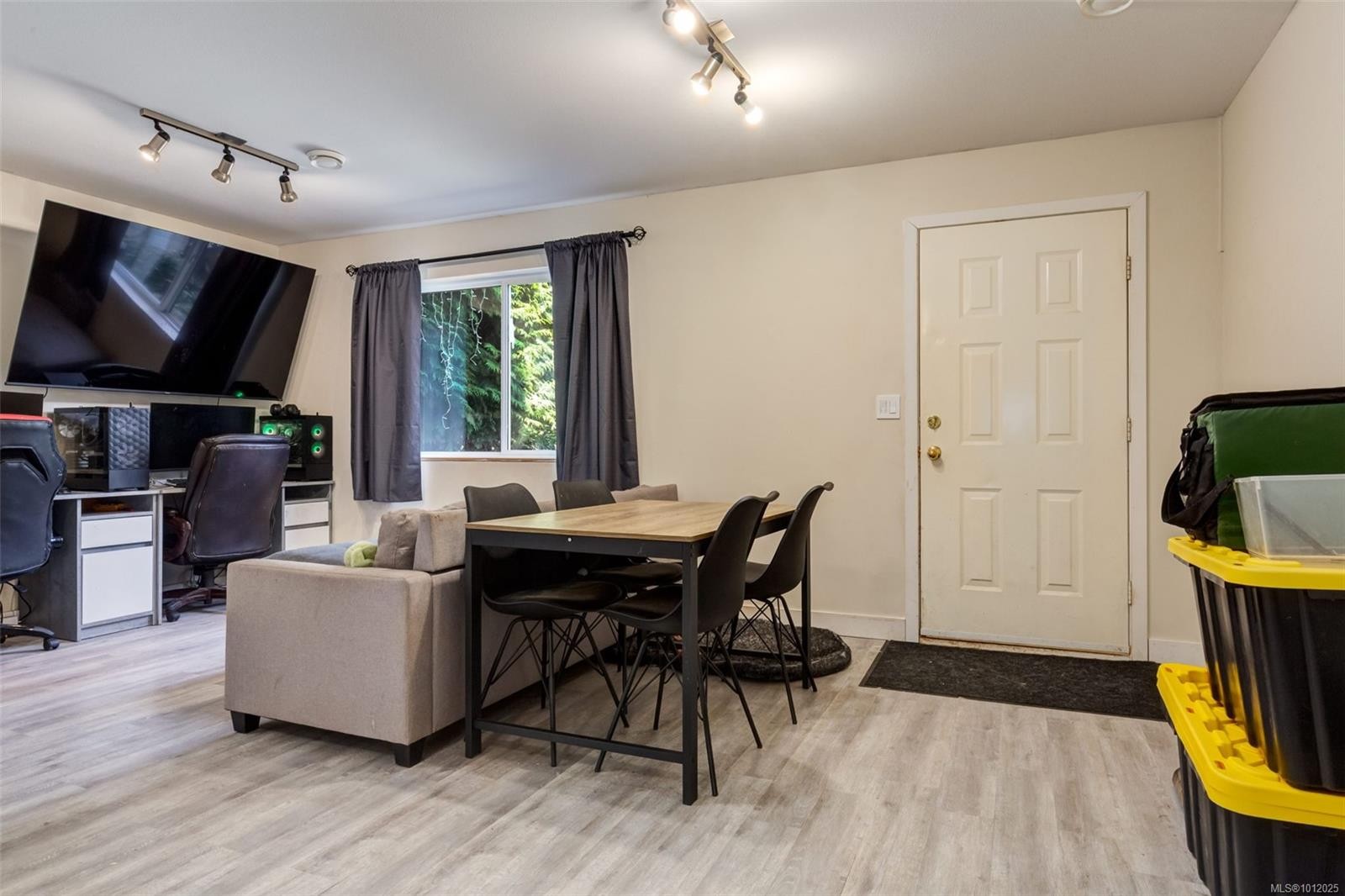 6422 Dover Rd, Nanaimo, BC