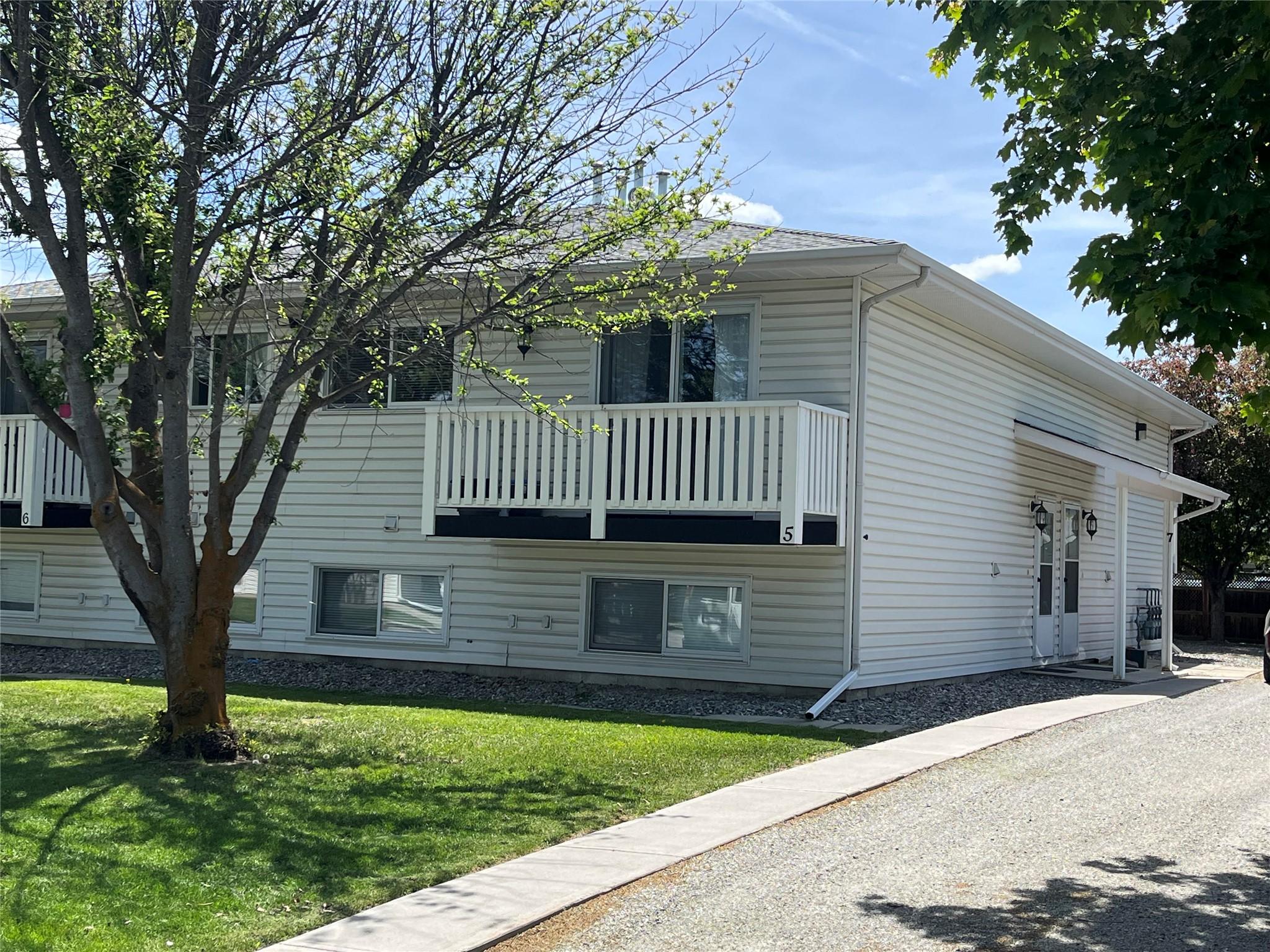 5-2401 12Th Street, Cranbrook, BC - Outdoor