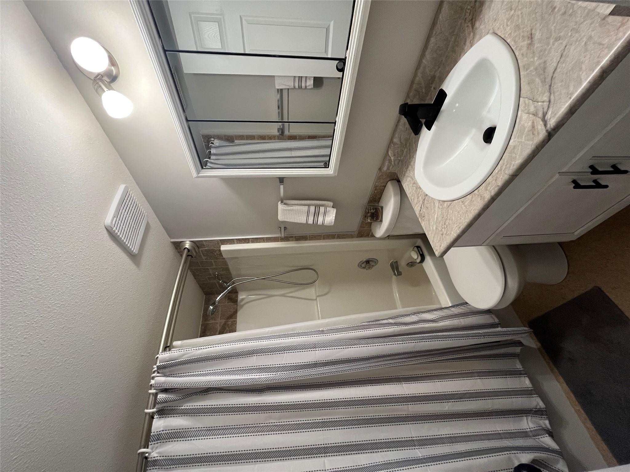 5-2401 12Th Street, Cranbrook, BC - Indoor