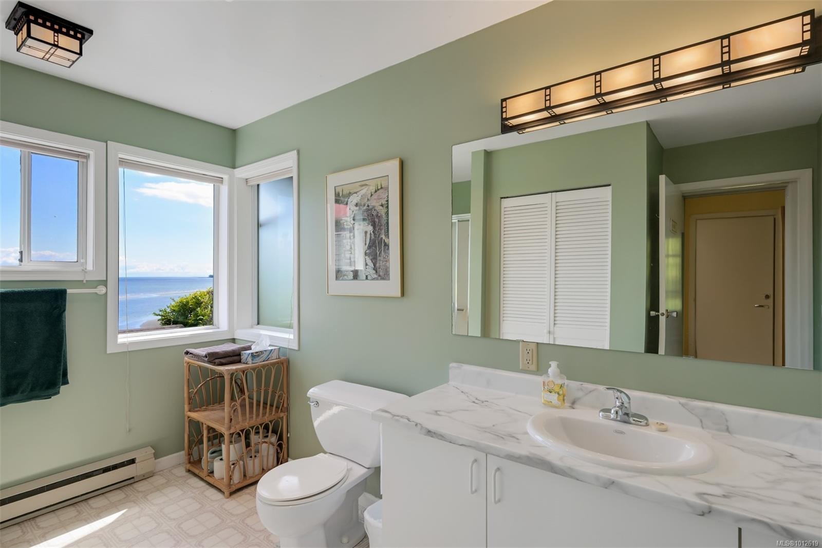 4955 Cordova Bay Rd, Saanich, BC