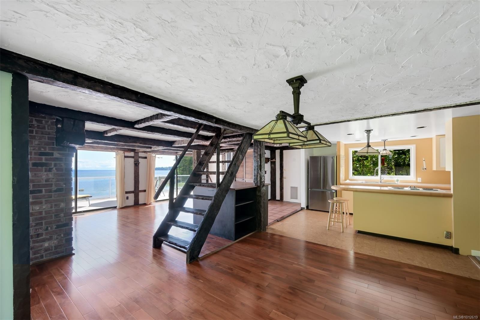 4955 Cordova Bay Rd, Saanich, BC