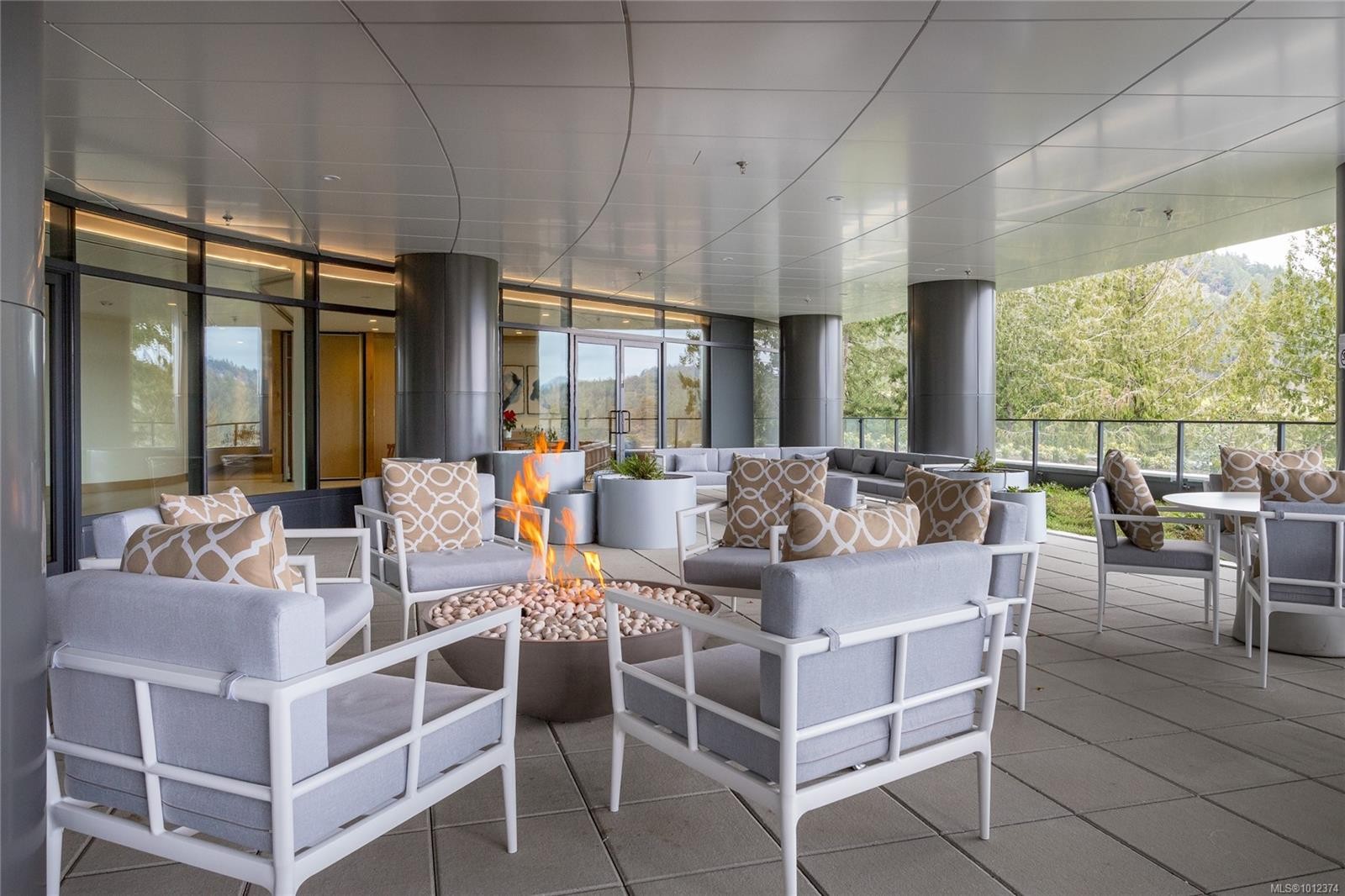 915-2000 Hannington Rd, Langford, BC - With Deck Patio Veranda With Exterior