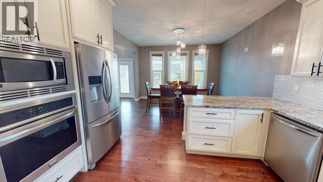 10712 109 Street, Fort St. John, BC - Indoor Photo Showing Kitchen With Upgraded Kitchen