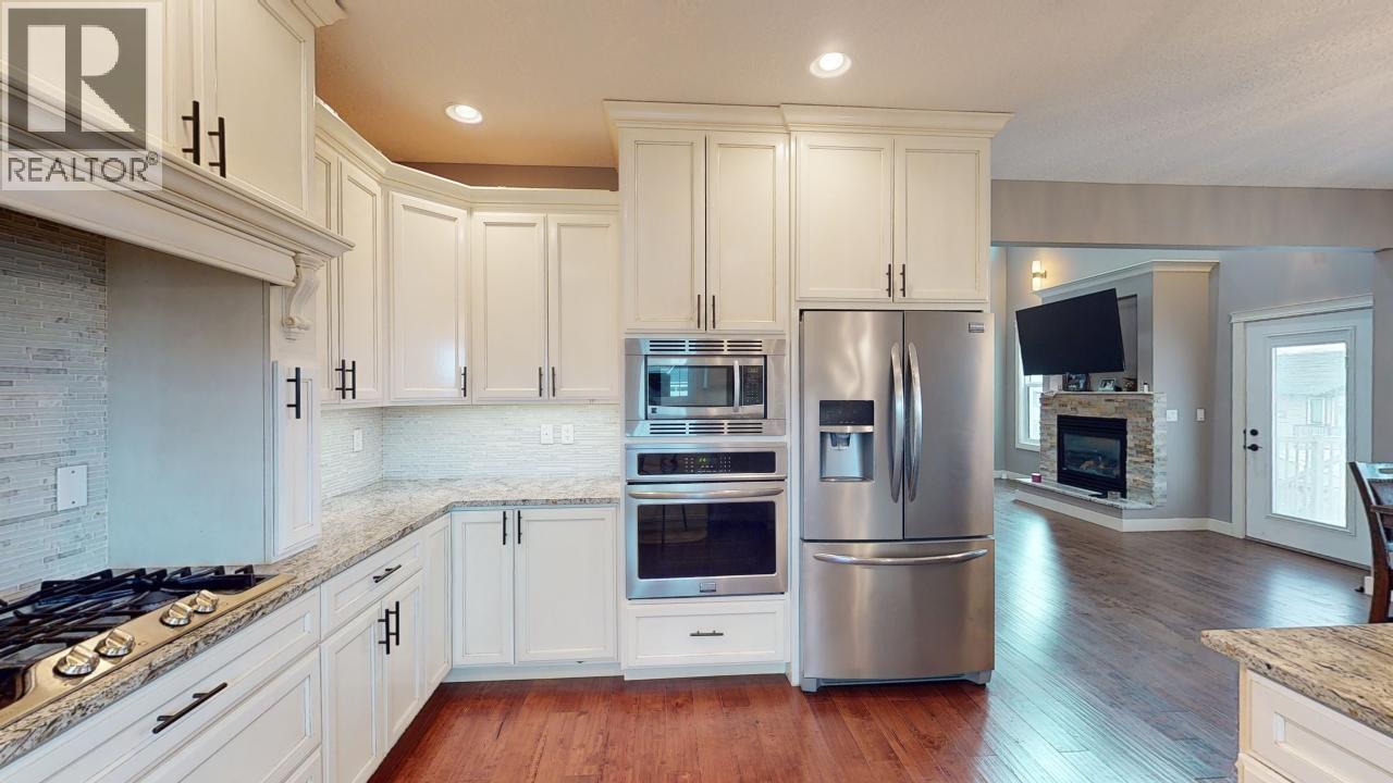 10712 109 Street, Fort St. John, BC - Indoor Photo Showing Kitchen With Upgraded Kitchen